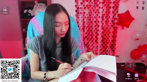 MOON  online show from February 24, 2025, 11:19 pm