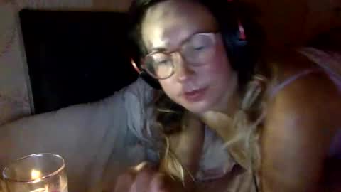 Snapshot of moonlight_kitty chatting on June 8, 2026, 12:25 am Moonlight Kitty online show from June 8, 2026, 12:25 am