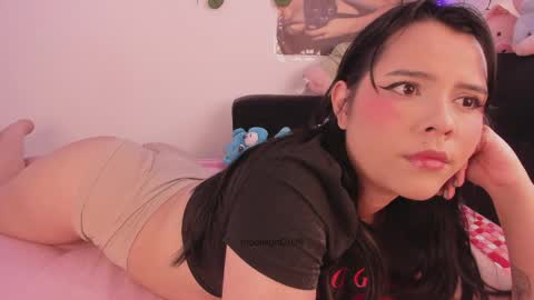 moonliight__ online show from April 9, 2026, 5:07 pm