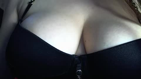 moonrose69 online show from July 15, 2026, 11:15 am