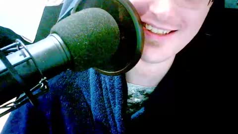 Snapshot of moonsire chatting on January 5, 2025, 6:56 pm Moonsire online show from January 5, 2025, 6:56 pm