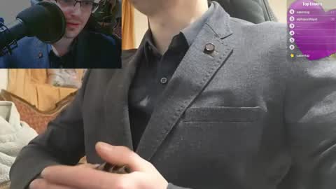 Snapshot of moonsire chatting on January 10, 2025, 12:27 am Moonsire online show from January 10, 2025, 12:27 am