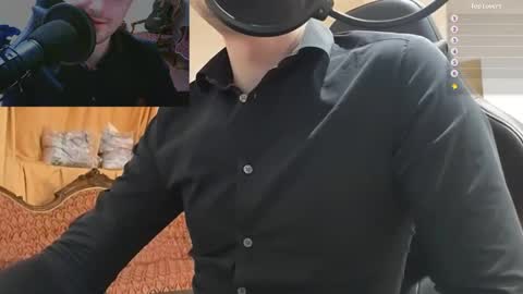 Snapshot of moonsire chatting on January 10, 2025, 5:02 pm Moonsire online show from January 10, 2025, 5:02 pm