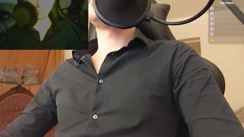 Snapshot of moonsire chatting on January 10, 2025, 11:29 pm Moonsire online show from January 10, 2025, 11:29 pm