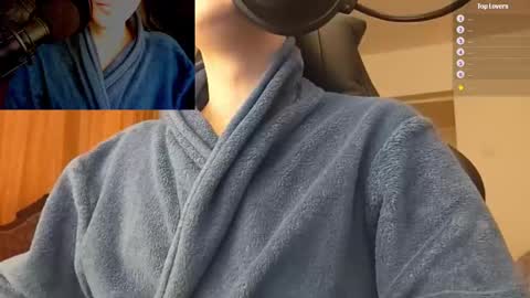 Snapshot of moonsire chatting on January 12, 2025, 4:08 pm Moonsire online show from January 12, 2025, 4:08 pm