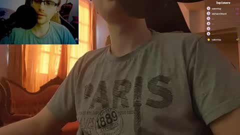 Snapshot of moonsire chatting on January 17, 2025, 10:22 am Moonsire online show from January 17, 2025, 10:22 am