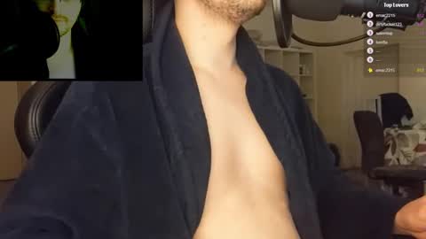 Snapshot of moonsire chatting on January 27, 2025, 8:18 am Moonsire online show from January 27, 2025, 8:18 am