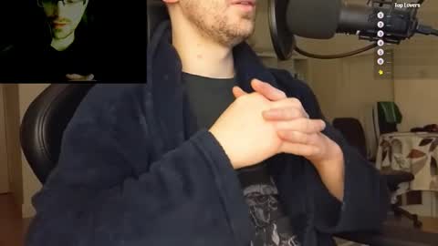 Snapshot of moonsire chatting on January 28, 2025, 3:36 am Moonsire online show from January 28, 2025, 3:36 am