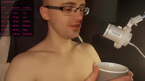 Snapshot of moonsire chatting on February 2, 2026, 11:36 pm Moonsire online show from February 2, 2026, 11:36 pm