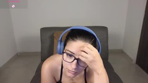 Moon Woman online show from October 15, 2025, 4:56 am