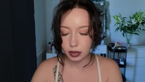 Snapshot of moranagoddess chatting on May 20, 2026, 12:33 pm Morana follow my boosty online show from May 20, 2026, 12:33 pm