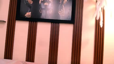 alexia online show from April 19, 2026, 6:54 pm