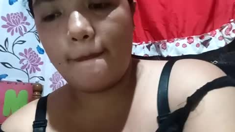 Snapshot of morenapinay19xxx chatting on June 22, 2026, 11:18 am morenapinay19xxx online show from June 22, 2026, 11:18 am