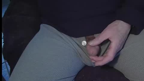 Snapshot of moreorless5 chatting on December 5, 2024, 6:33 pm moreorless5 online show from December 5, 2024, 6:33 pm