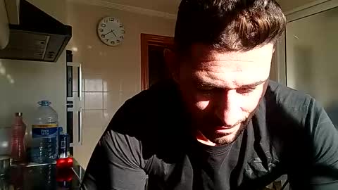 Snapshot of morfeo6 chatting on November 26, 2025, 9:21 am morfeo6 online show from November 26, 2025, 9:21 am
