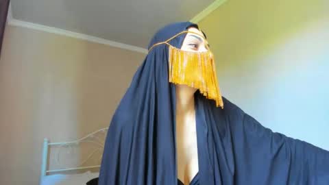 Snapshot of moroccan_diamond_ chatting on May 16, 2026, 6:10 am Medina online show from May 16, 2026, 6:10 am