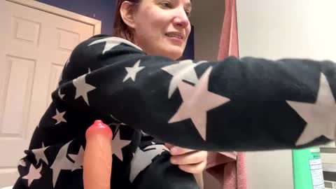 Snapshot of mossy_mommy chatting on February 13, 2025, 5:01 pm Mossy Mommy online show from February 13, 2025, 5:01 pm