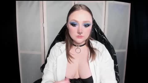 Snapshot of motorkate chatting on February 16, 2026, 7:21 pm motorkate online show from February 16, 2026, 7:21 pm