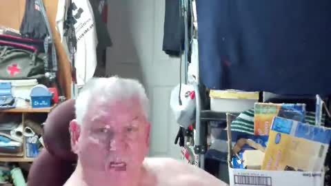 mr_canoe_licker_69 online show from February 4, 2025, 7:33 pm
