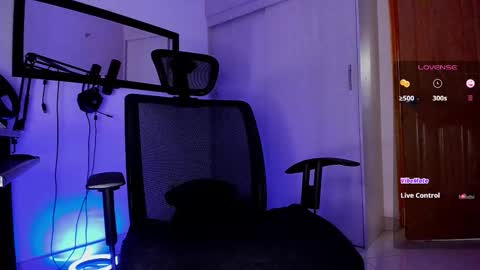 Snapshot of mr_chr1s chatting on February 7, 2026, 2:37 am chris online show from February 7, 2026, 2:37 am