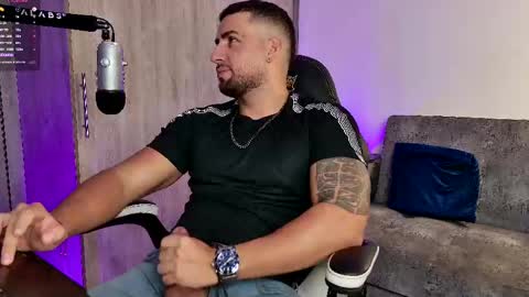 Snapshot of mr_david_cox chatting on February 23, 2025, 12:41 am David online show from February 23, 2025, 12:41 am