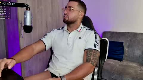 Snapshot of mr_david_cox chatting on February 26, 2025, 2:14 pm David online show from February 26, 2025, 2:14 pm