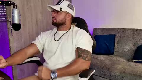 Snapshot of mr_david_cox chatting on March 5, 2025, 12:49 am David online show from March 5, 2025, 12:49 am