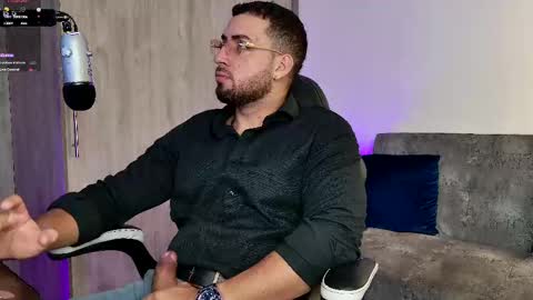 Snapshot of mr_david_cox chatting on March 6, 2025, 12:43 am David online show from March 6, 2025, 12:43 am