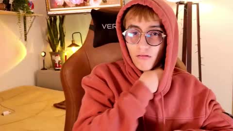 Mr Evans online show from December 20, 2025, 4:47 pm