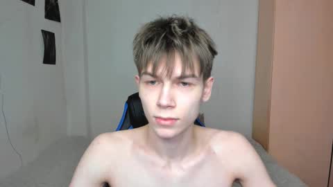 Snapshot of mr_makentoshi chatting on February 26, 2025, 2:36 pm Makentoshi online show from February 26, 2025, 2:36 pm