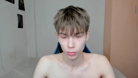 Snapshot of mr_makentoshi chatting on March 4, 2025, 6:29 pm Makentoshi online show from March 4, 2025, 6:29 pm