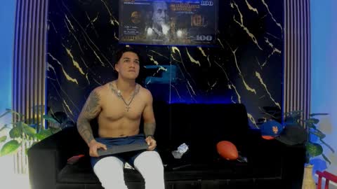 mr_maximo online show from February 20, 2026, 3:25 am