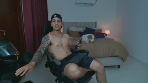 Snapshot of mr_maximo chatting on June 21, 2026, 3:20 am mr_maximo online show from June 21, 2026, 3:20 am
