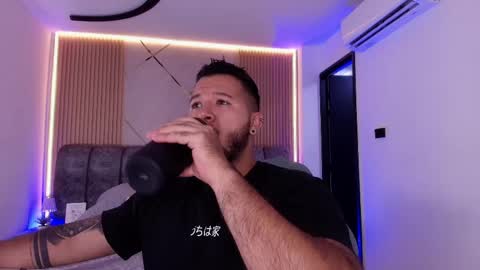 MIKEE online show from April 17, 2026, 3:09 am