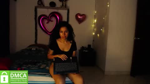 Snapshot of mr_mrscurie chatting on December 11, 2024, 1:15 am Mr  Mrs Curie online show from December 11, 2024, 1:15 am