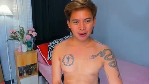 Snapshot of mr_squidcock chatting on May 8, 2026, 8:41 am KYLE online show from May 8, 2026, 8:41 am