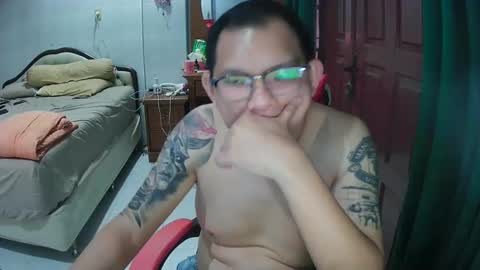 Snapshot of mr_thick89 chatting on October 19, 2025, 8:15 am mr_thick89 online show from October 19, 2025, 8:15 am