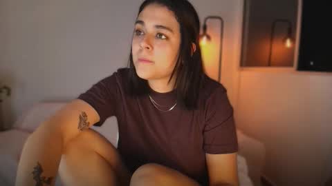 Laura online show from September 23, 2025, 2:36 am