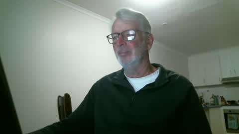 Snapshot of mrcreek1531 chatting on May 1, 2026, 10:42 am mrcreek1531 online show from May 1, 2026, 10:42 am