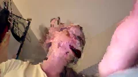 Snapshot of mreeves67 chatting on May 19, 2026, 5:36 am mreeves67 online show from May 19, 2026, 5:36 am