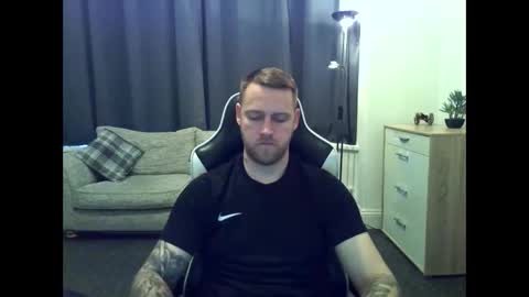 Snapshot of mrengland86566 chatting on February 18, 2026, 9:27 am mrengland86566 online show from February 18, 2026, 9:27 am