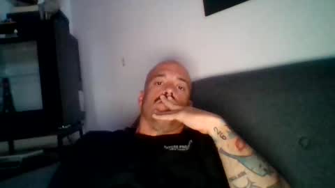 Snapshot of mrhames2020 chatting on April 25, 2026, 7:44 pm mrhames2020 online show from April 25, 2026, 7:44 pm