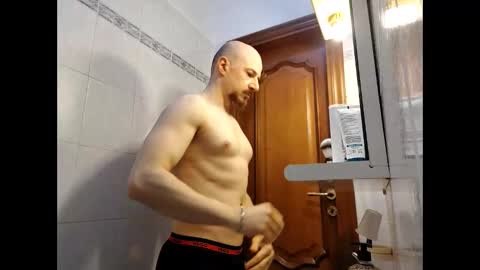 Snapshot of mrman0223 chatting on May 3, 2026, 7:03 am Antony online show from May 3, 2026, 7:03 am