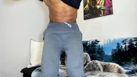 mromg007 online show from February 7, 2025, 2:04 pm