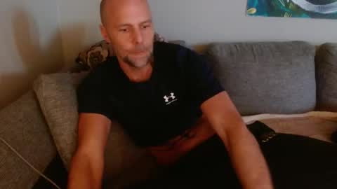 Snapshot of mrpornstar33 chatting on April 2, 2026, 9:07 am Twinsoulsex online show from April 2, 2026, 9:07 am