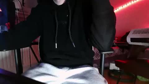 Snapshot of mrrogu3 chatting on November 17, 2025, 5:30 pm MrRogue online show from November 17, 2025, 5:30 pm