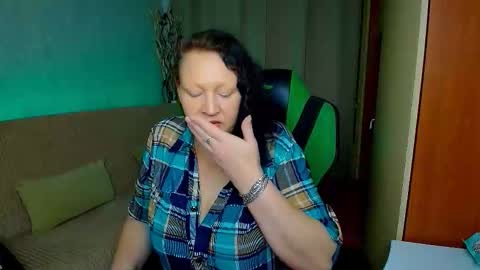 Snapshot of mrs___milf chatting on October 4, 2025, 1:25 am mrs   milf online show from October 4, 2025, 1:25 am