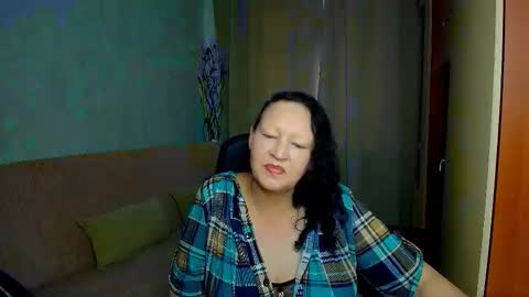 Snapshot of mrs___milf chatting on October 16, 2025, 7:09 am mrs   milf online show from October 16, 2025, 7:09 am