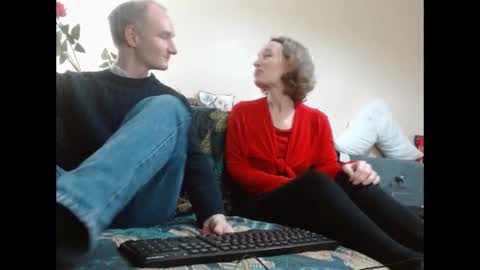 Snapshot of mrs_velvet_vixen_and_mr_stud chatting on December 16, 2024, 8:31 am Mrs Velvet Vixen online show from December 16, 2024, 8:31 am