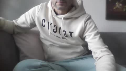 Snapshot of mrserenade46 chatting on January 22, 2025, 10:40 am Mrserenade online show from January 22, 2025, 10:40 am